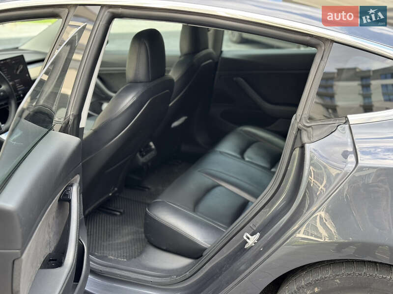 Седан Tesla Model 3 2019 в Ивано-Франковске