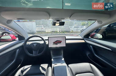 Седан Tesla Model 3 2023 в 