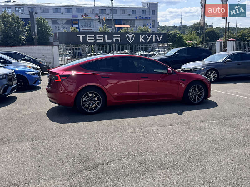 Седан Tesla Model 3 2023 в Киеве