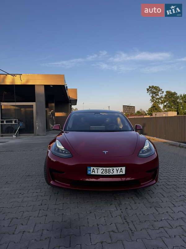Седан Tesla Model 3 2021 в Львове