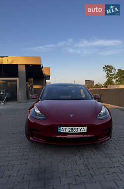 Седан Tesla Model 3 2021 в 