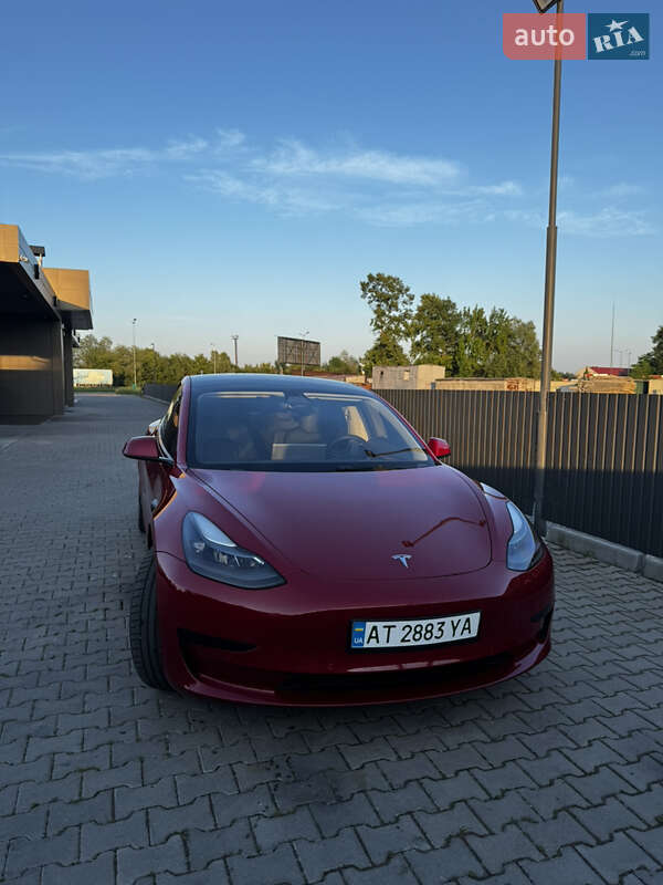 Седан Tesla Model 3 2021 в Львове