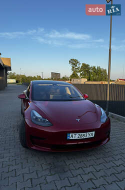 Седан Tesla Model 3 2021 в 