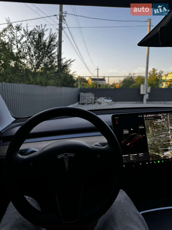 Седан Tesla Model 3 2021 в Львове