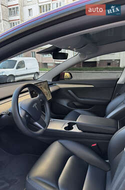 Седан Tesla Model 3 2021 в 