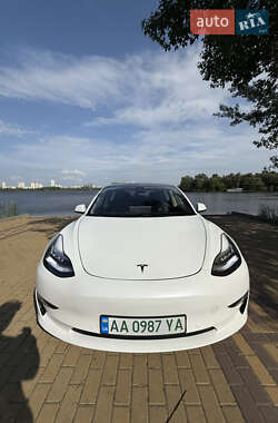 Седан Tesla Model 3 2019 в Киеве