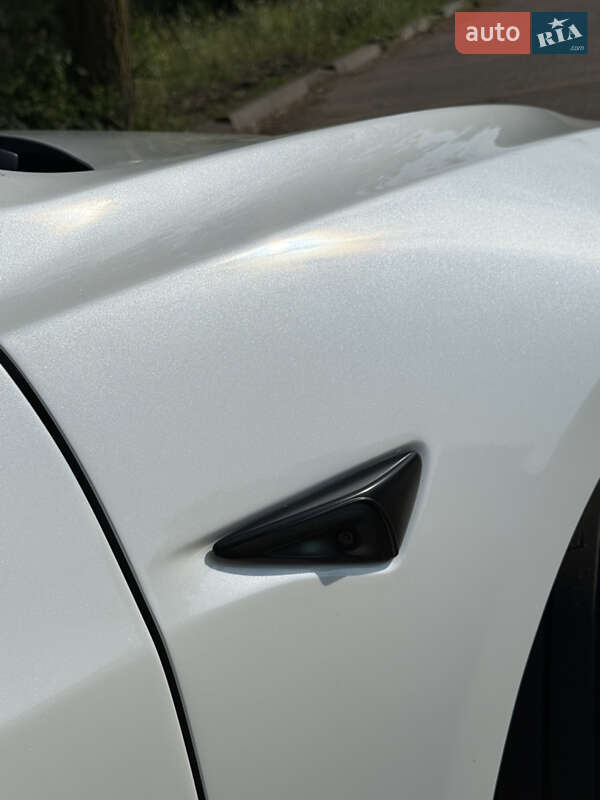 Седан Tesla Model 3 2019 в Киеве