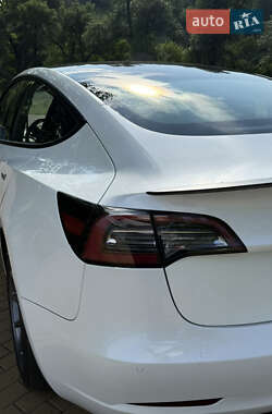 Седан Tesla Model 3 2019 в 