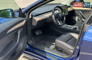 Седан Tesla Model 3 2022 в 