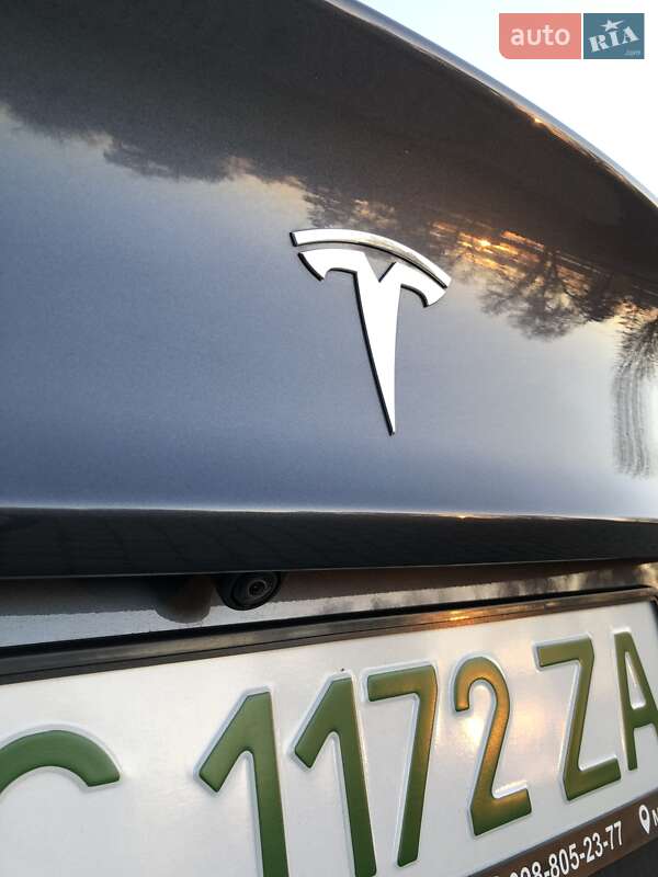 Седан Tesla Model 3 2022 в Луцке
