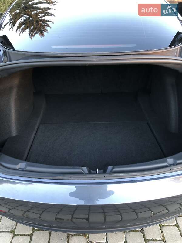 Седан Tesla Model 3 2022 в Луцке
