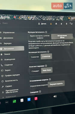 Седан Tesla Model 3 2022 в 
