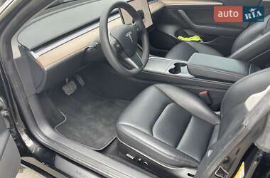 Седан Tesla Model 3 2023 в 