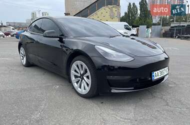 Седан Tesla Model 3 2023 в 