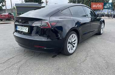 Седан Tesla Model 3 2023 в 