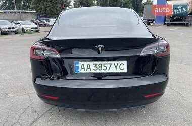 Седан Tesla Model 3 2023 в 