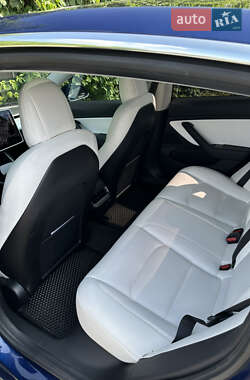 Седан Tesla Model 3 2018 в 