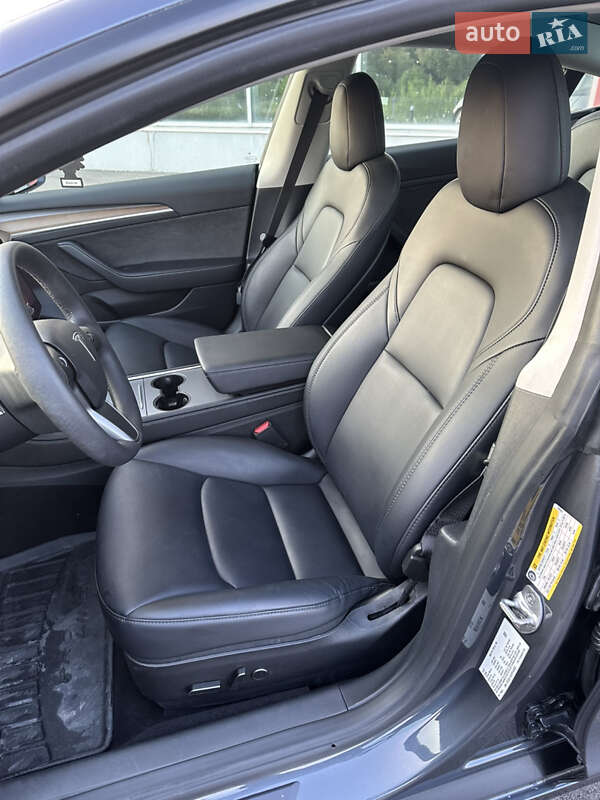 Седан Tesla Model 3 2023 в Днепре