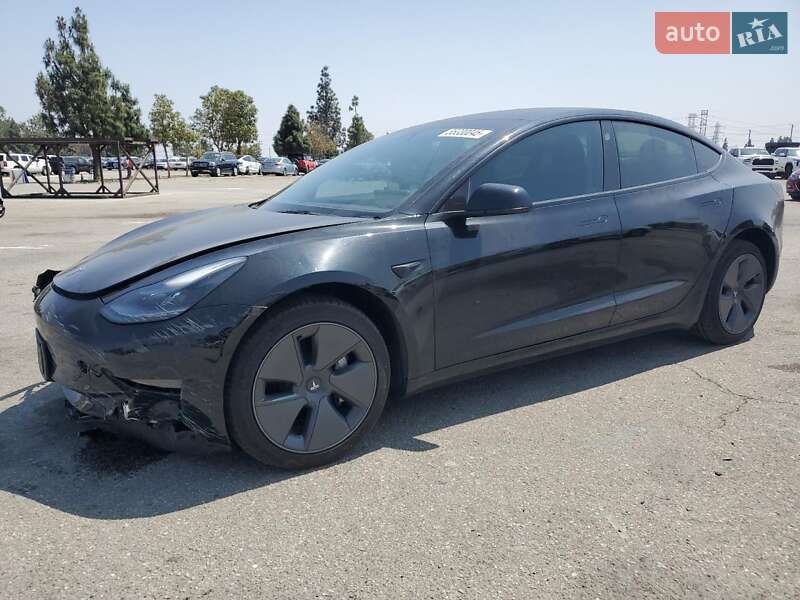 Седан Tesla Model 3 2022 в 