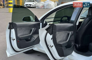 Седан Tesla Model 3 2019 в 