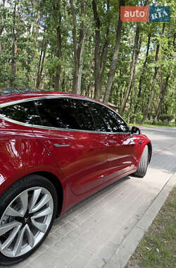 Седан Tesla Model 3 2018 в 