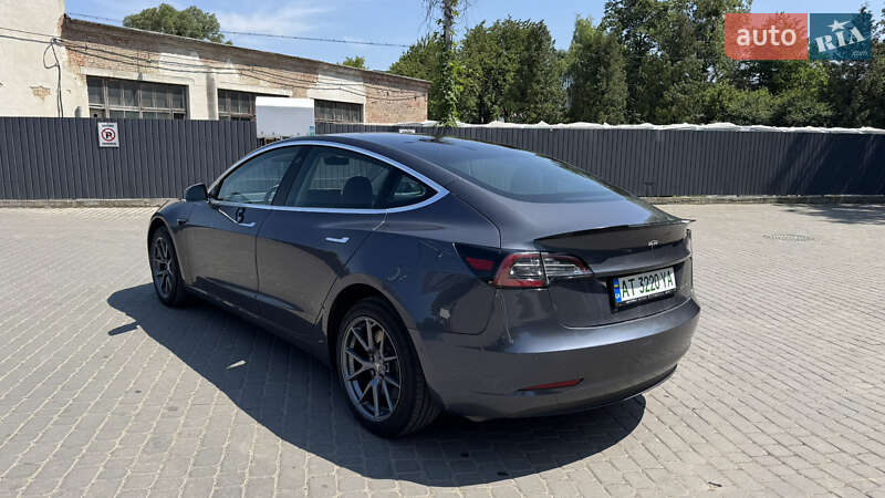 Седан Tesla Model 3 2020 в Ивано-Франковске