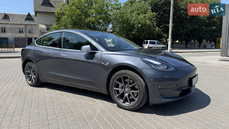 Седан Tesla Model 3 2020 в Ивано-Франковске