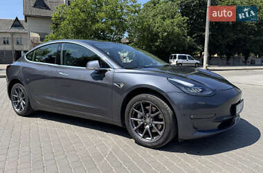 Седан Tesla Model 3 2020 в 