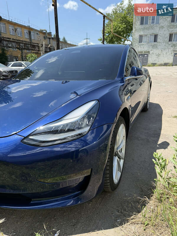 Седан Tesla Model 3 2018 в Одесі