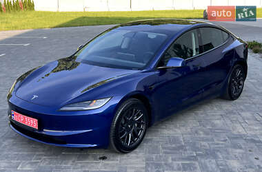 Седан Tesla Model 3 2024 в 