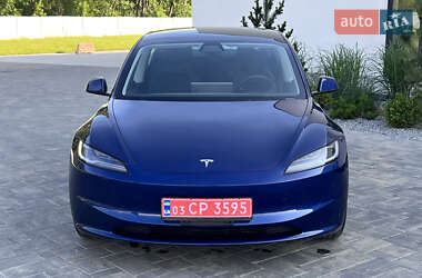 Седан Tesla Model 3 2024 в 