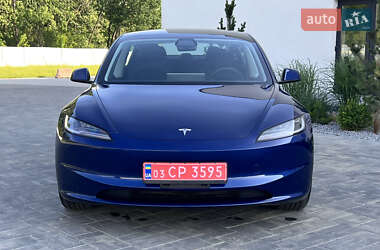 Седан Tesla Model 3 2024 в 