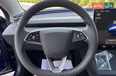 Седан Tesla Model 3 2024 в 