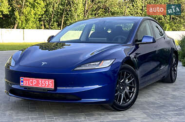 Седан Tesla Model 3 2024 в 