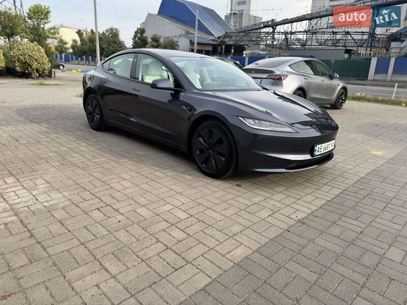 Седан Tesla Model 3 2024 в Днепре
