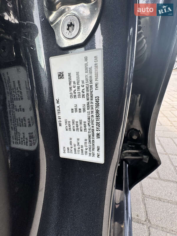 Седан Tesla Model 3 2024 в Днепре