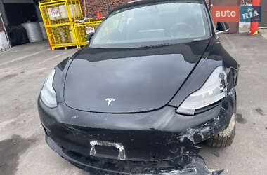 Седан Tesla Model 3 2019 в Луцке