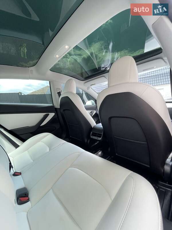 Седан Tesla Model 3 2019 в Сквире