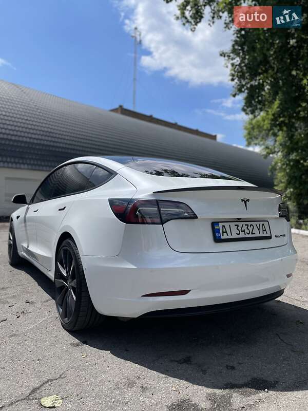 Седан Tesla Model 3 2019 в Сквире