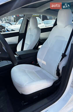 Седан Tesla Model 3 2019 в 