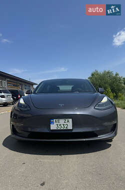 Седан Tesla Model 3 2022 в Киеве