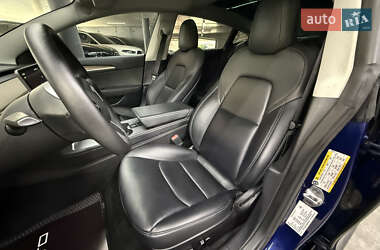 Седан Tesla Model 3 2022 в 
