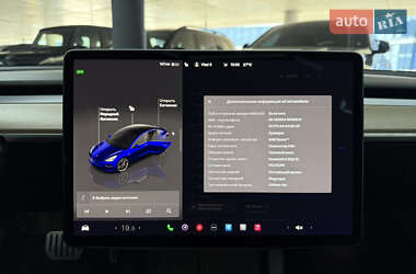 Седан Tesla Model 3 2022 в 