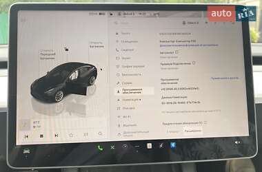 Седан Tesla Model 3 2022 в 