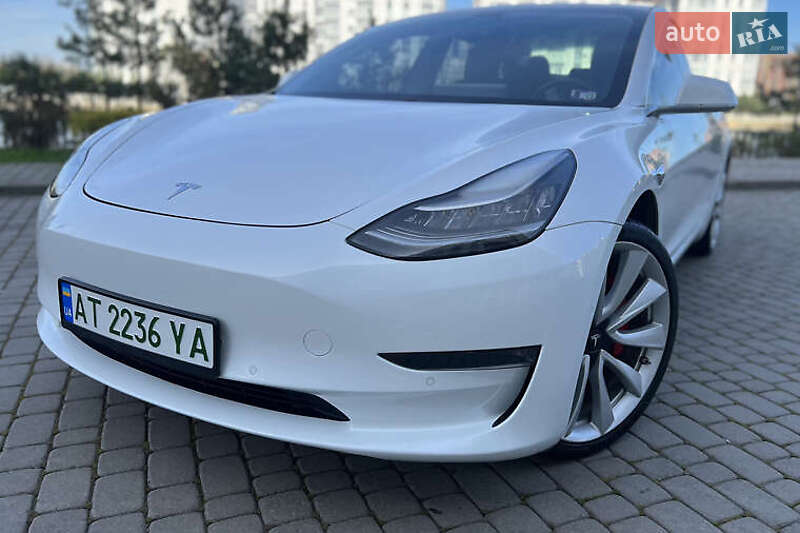 Седан Tesla Model 3 2019 в 