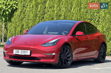 Седан Tesla Model 3 2022 в 