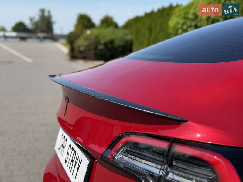 Седан Tesla Model 3 2022 в Стрые