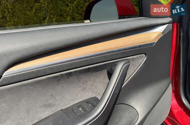 Седан Tesla Model 3 2022 в 