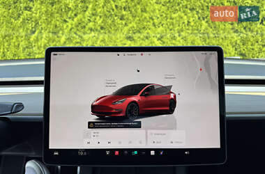 Седан Tesla Model 3 2022 в 