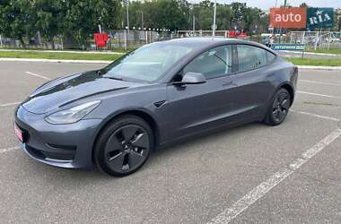 Седан Tesla Model 3 2023 в 